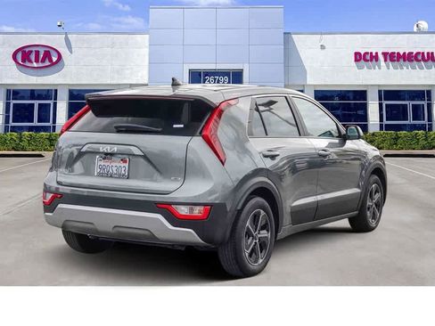 Certified 2025 Kia Niro LX image 4