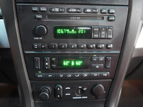 Used 2002 Ford Thunderbird image 17