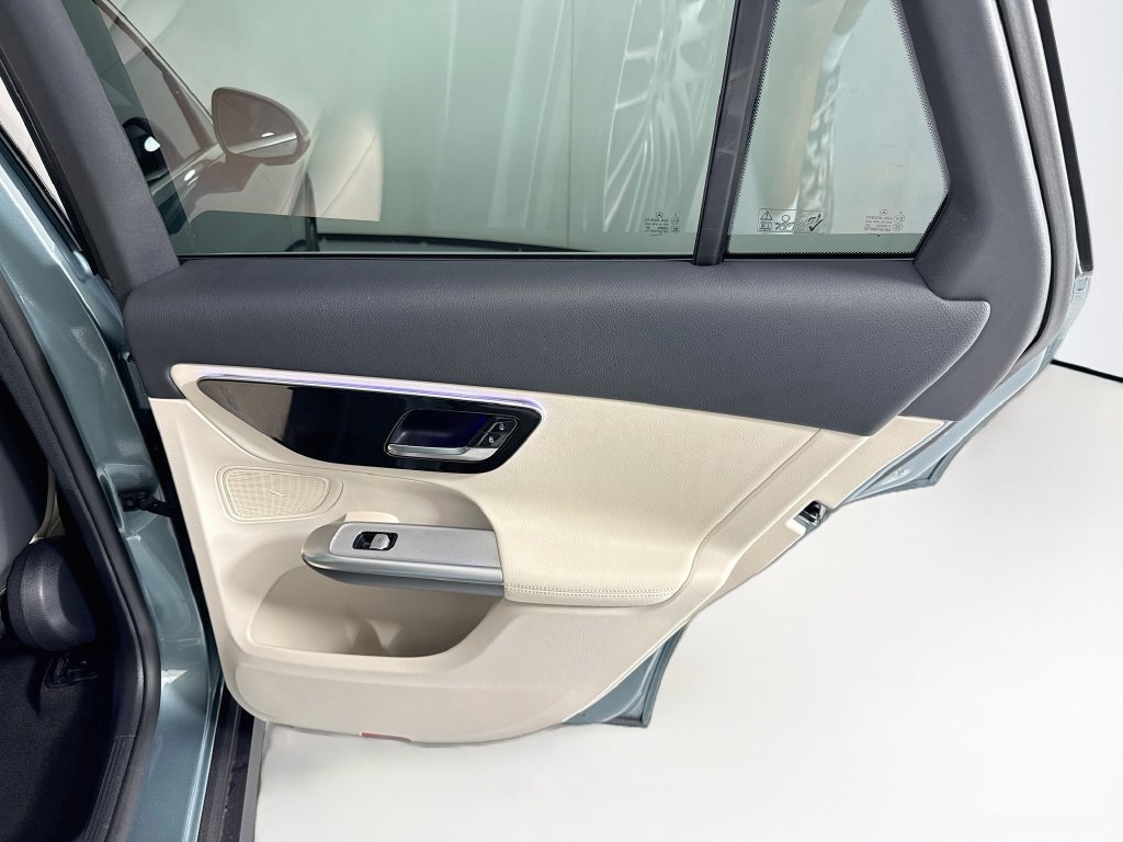 Certified 2026 Mercedes-Benz GLC 300 image 28