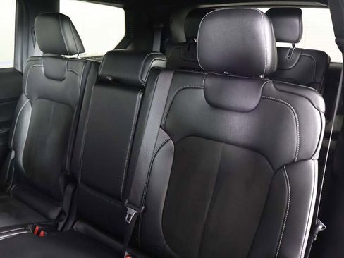 Used 2024 Jeep Grand Cherokee L Altitude image 34