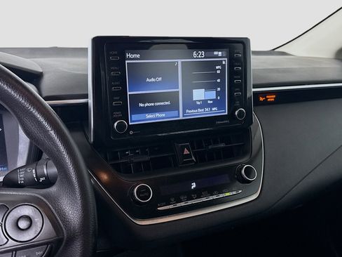 Used 2021 Toyota Corolla LE image 18