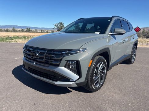 Used 2025 Hyundai Tucson Limited AWD/4WD image 1