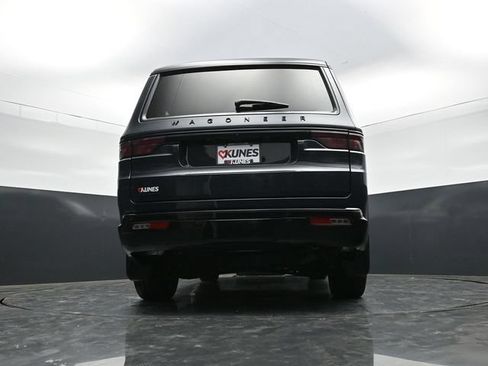 Used 2023 Jeep Wagoneer Series II AWD/4WD image 65