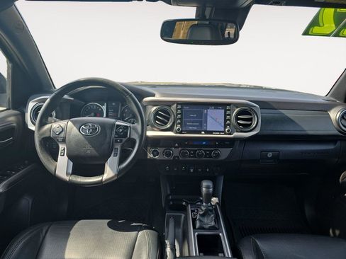 Used 2022 Toyota Tacoma Limited w/ Nightshade Package image 9