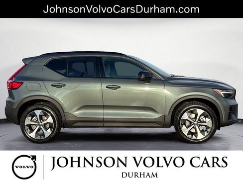 New 2026 Volvo XC40 B4 Plus w/ Climate Package image 2