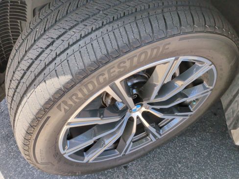 Used 2025 BMW X6 xDrive40i w/ Premium Package AWD/4WD image 13