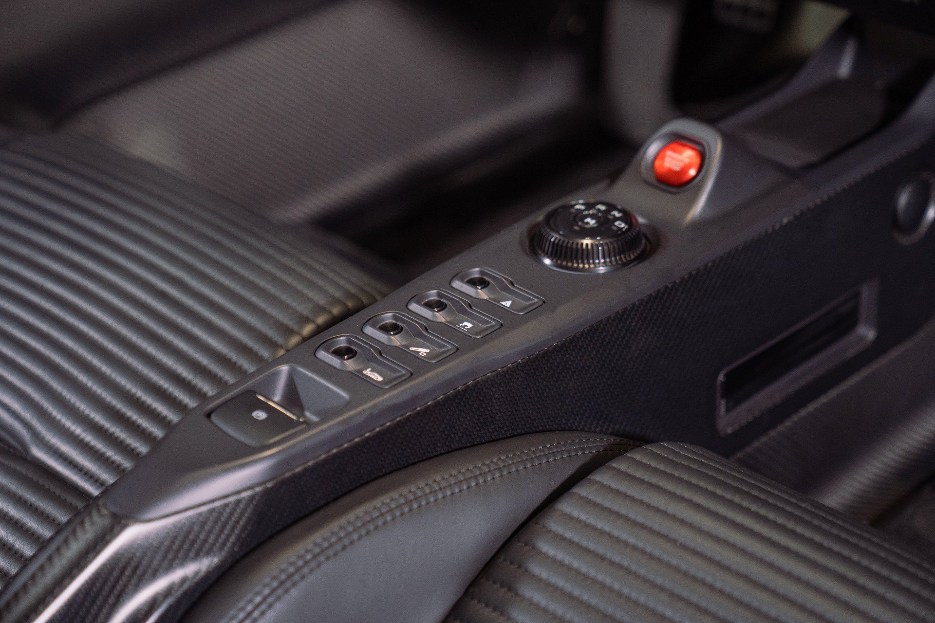 Used 2019 Ford GT RWD image 45