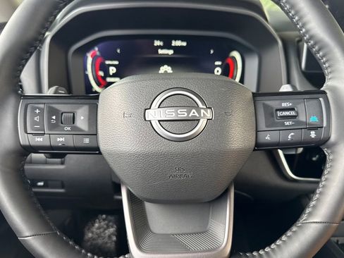 Used 2025 Nissan Rogue SL image 22