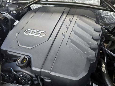 Used 2023 Audi Q5 2.0T Premium Plus w/ Premium Plus Package AWD/4WD image 11