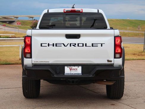 Used 2023 Chevrolet Colorado Trail Boss w/ Technology Package AWD/4WD image 10