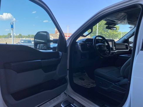 Used 2025 Ford F350 4x4 Crew Cab DRW Super Duty image 10