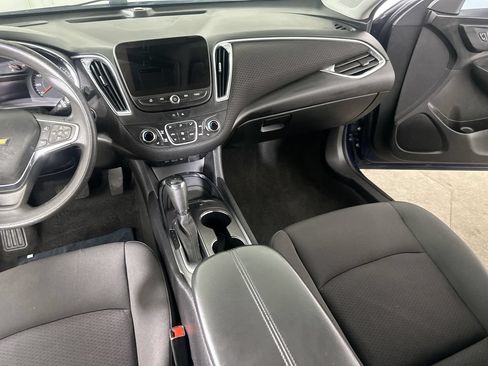 Used 2020 Chevrolet Malibu LT FWD image 19