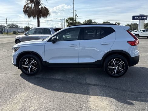 New 2026 Volvo XC40 B4 Core w/ Protection Package image 2