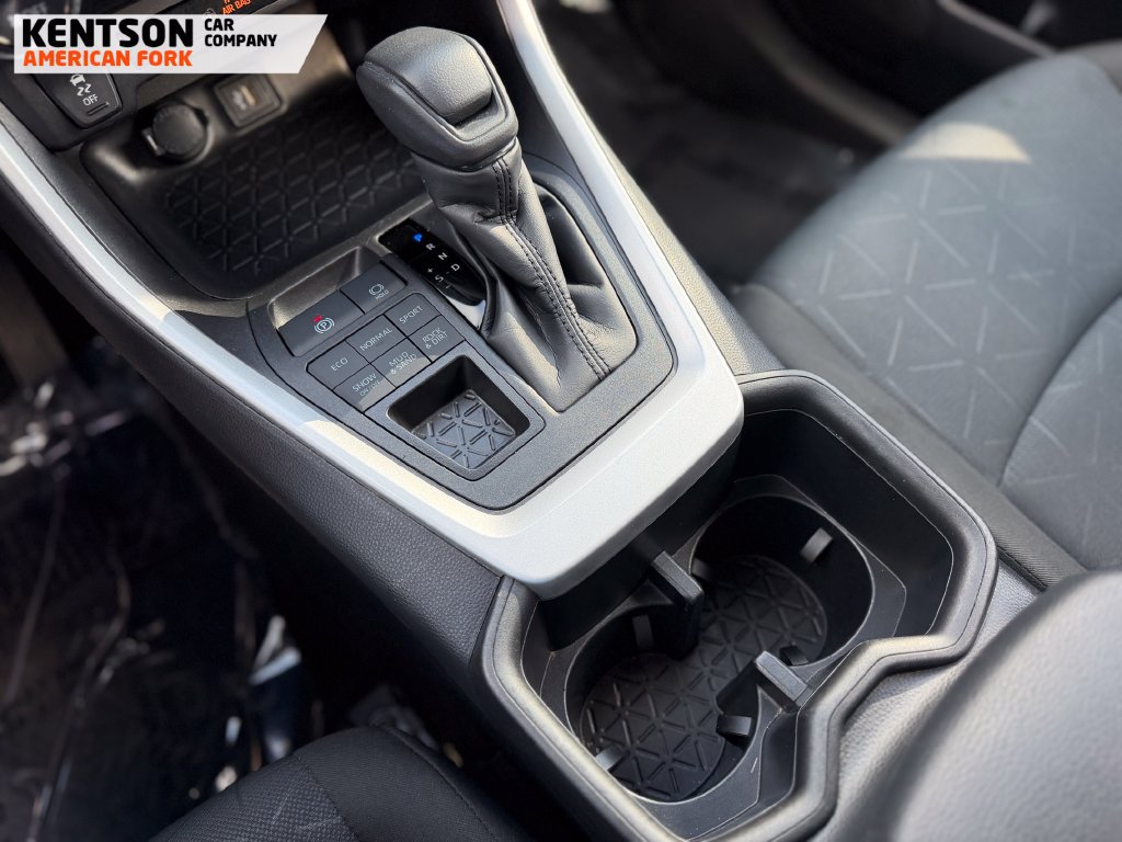 Used 2025 Toyota RAV4 XLE AWD/4WD image 21