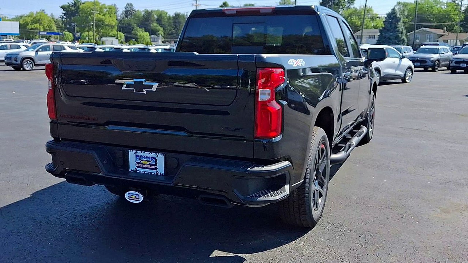 New 2026 Chevrolet Silverado 1500 RST w/ Redline Edition AWD/4WD image 2