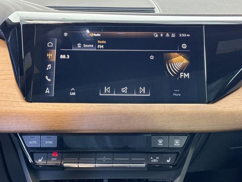 Used 2022 Audi e-tron GT Premium Plus AWD/4WD image 15