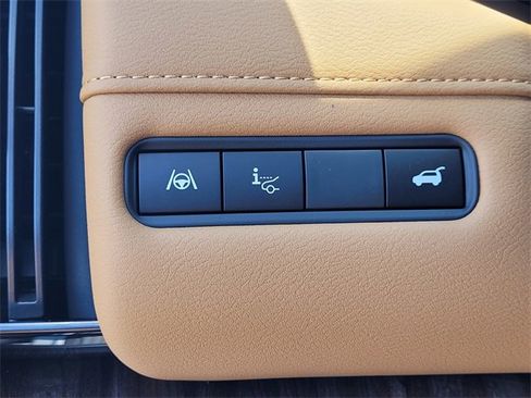 New 2025 Nissan Armada SL image 9