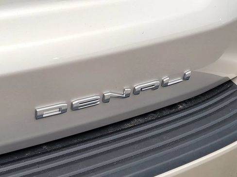 Used 2022 GMC Yukon Denali RWD image 8