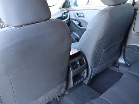 Used 2023 Nissan Rogue S AWD/4WD image 20