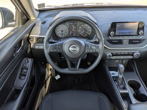 Used 2024 Nissan Altima 2.5 S image 46