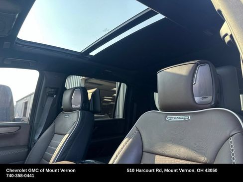 Used 2025 GMC Yukon XL Denali Ultimate AWD/4WD image 13
