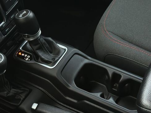 Used 2024 Jeep Wrangler Unlimited Rubicon image 20