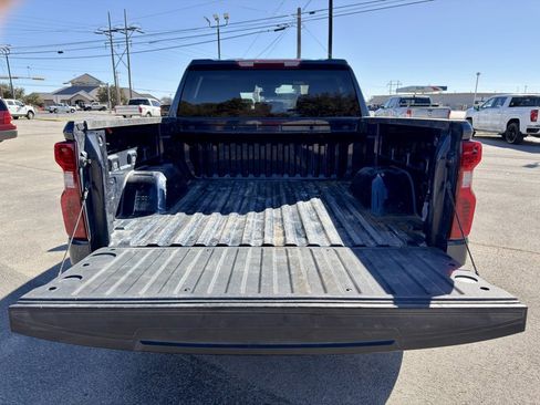 Used 2022 Chevrolet Silverado 1500 Custom image 5