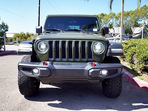 Used 2022 Jeep Wrangler Unlimited Rubicon w/ LED Lighting Group AWD/4WD image 5