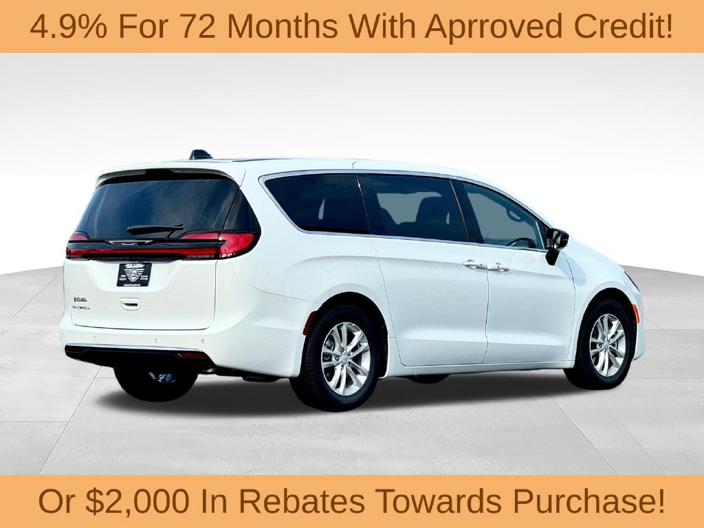 New 2027 Chrysler Pacifica Select FWD image 7