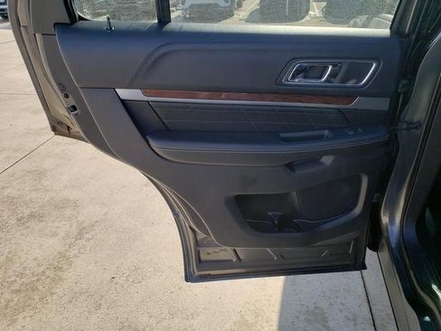 Used 2018 Ford Explorer Platinum image 15