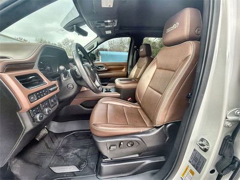 Certified 2022 Chevrolet Tahoe High Country w/ Premium Package image 18