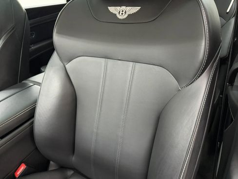 Used 2019 Bentley Bentayga AWD/4WD image 31