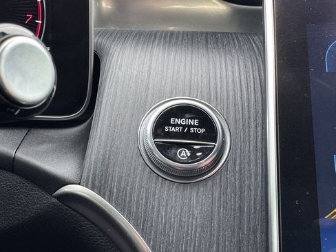 Used 2023 Mercedes-Benz GLC 300 GLC 300 image 30