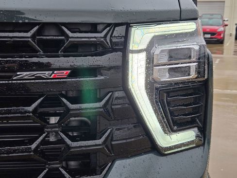 Used 2025 Chevrolet Silverado 2500 ZR2 AWD/4WD image 33