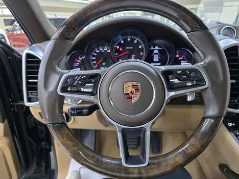 Used 2016 Porsche Cayenne AWD/4WD image 33
