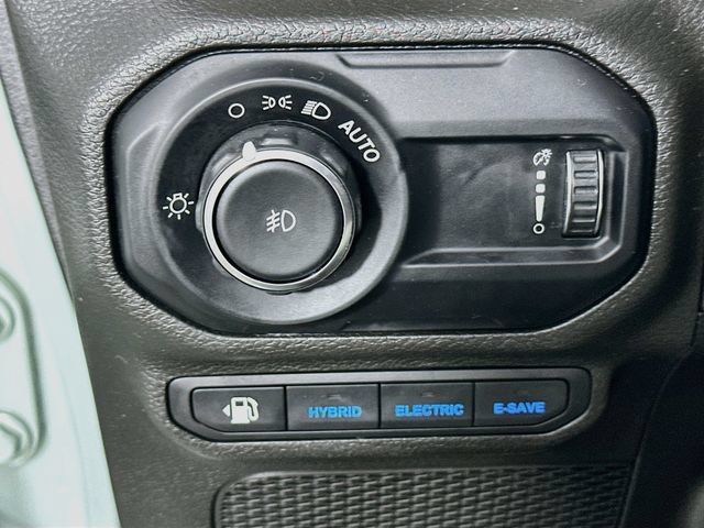 Used 2023 Jeep Wrangler Unlimited w/ Sun & Screen Package AWD/4WD image 25