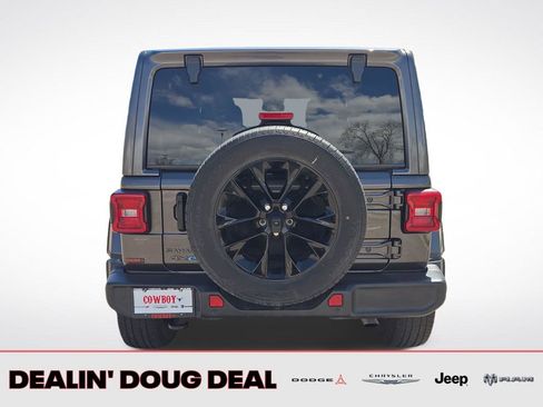 Used 2025 Jeep Wrangler Unlimited Sahara w/ Safety Group AWD/4WD image 5