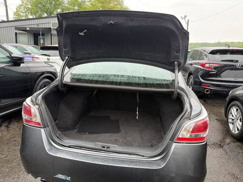 Used 2015 Nissan Altima 2.5 SV w/ Convenience Package FWD image 10