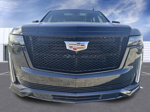 Certified 2024 Cadillac Escalade Sport Platinum w/ LPO, Floor Liner Package image 7