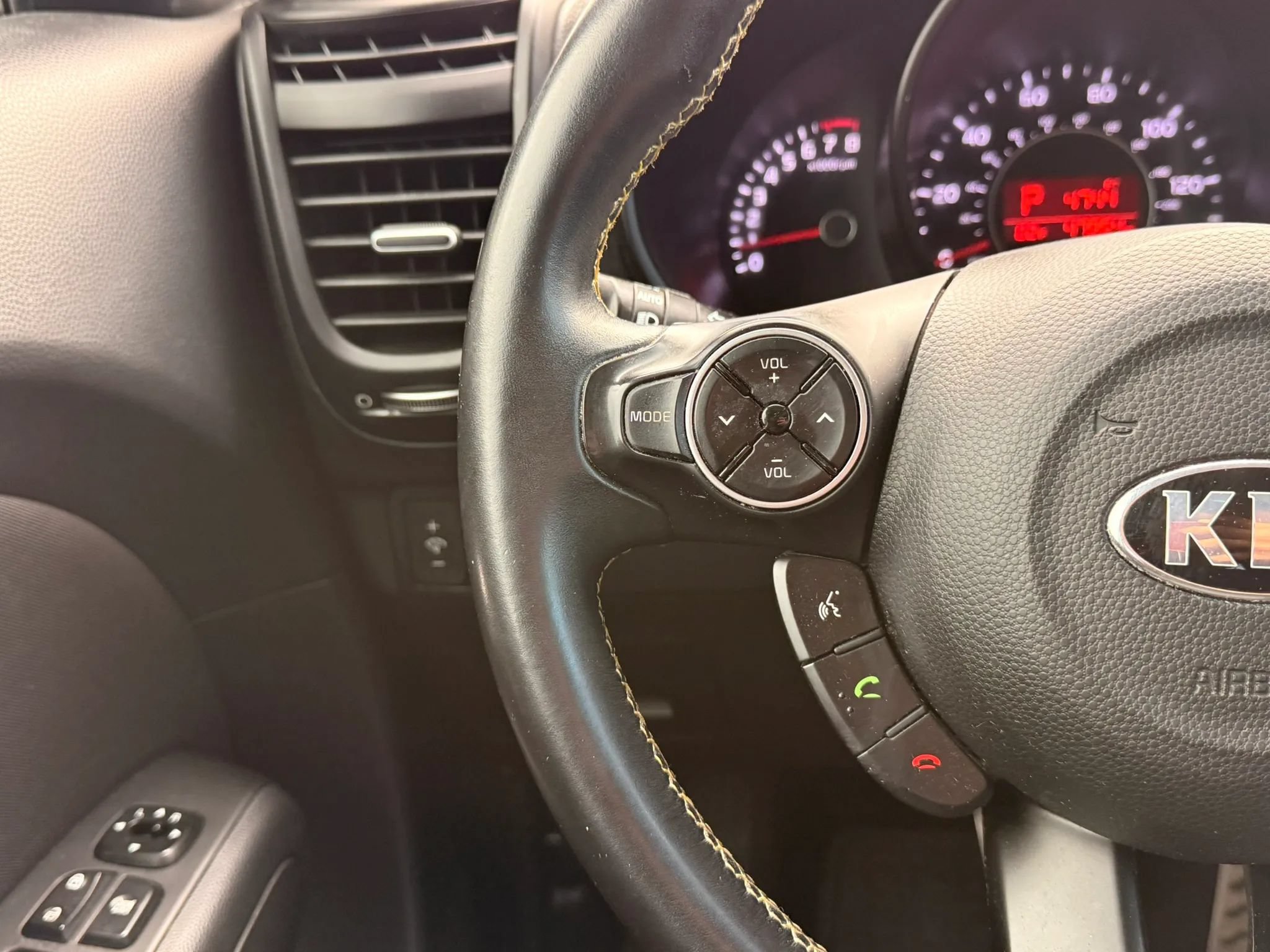 Used 2016 Kia Soul + w/ Designer's Package FWD image 16