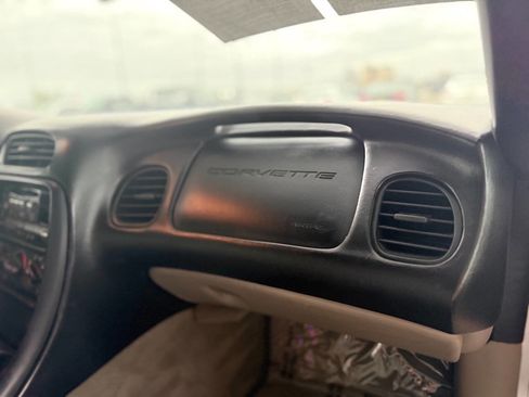 Used 1998 Chevrolet Corvette Coupe image 33