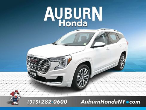 Used 2022 GMC Terrain Denali w/ Denali Premium Package AWD/4WD image 1