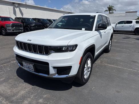 Used 2025 Jeep Grand Cherokee L Laredo RWD image 1
