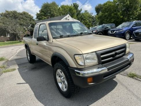 Used 1999 Toyota Tacoma PreRunner RWD image 3