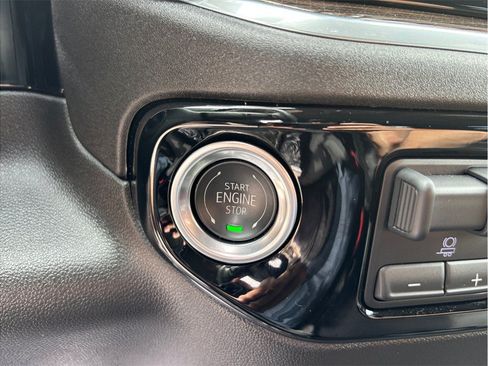 Used 2025 GMC Sierra 1500 4x4 Double Cab Elevation image 28