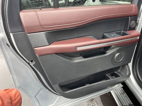 Used 2023 Ford Expedition Max Limited image 21