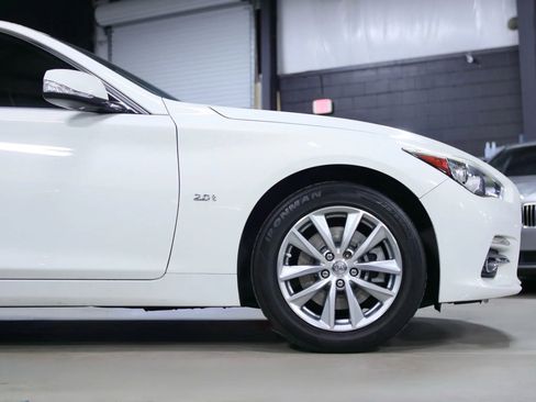 Used 2017 INFINITI Q50 2.0t w/ Moonroof Package image 9