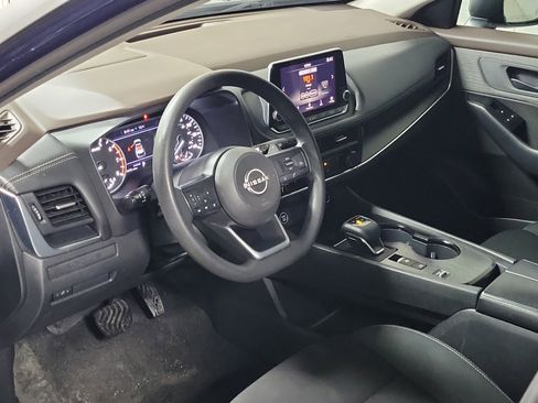 Used 2023 Nissan Rogue S image 15