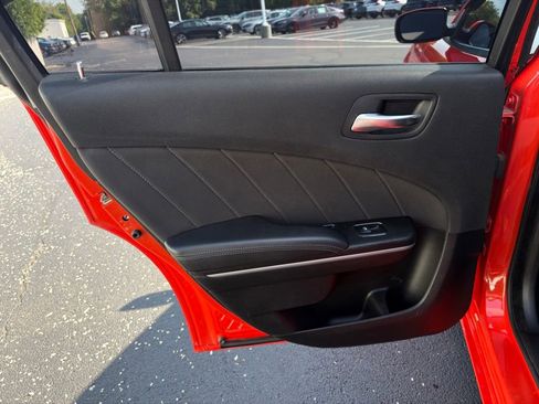 Used 2019 Dodge Charger SXT RWD image 19