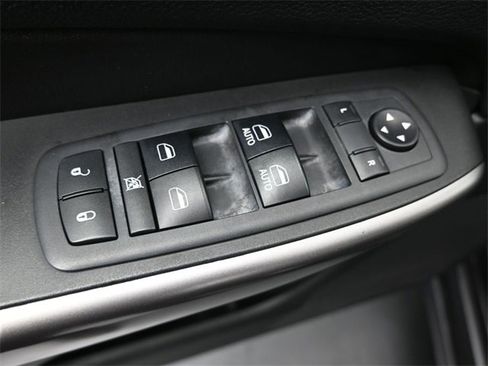 Used 2019 Jeep Cherokee Latitude Plus image 13